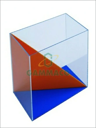 ปริซึมฐานสี่เหลี่ยมผืนผ้าแสดงเส้นทแยงมุม